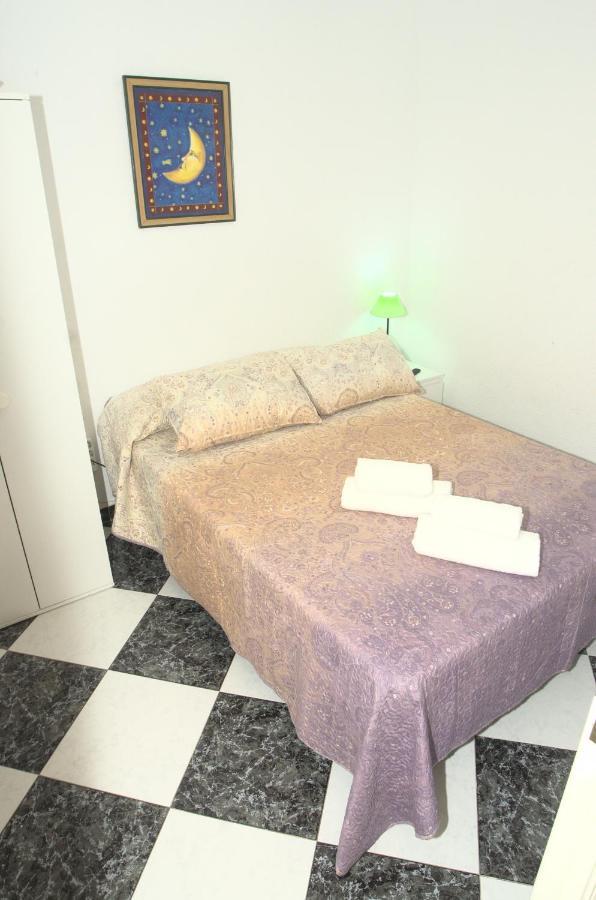 Habitacion En El Corazon Del Centro De Málaga Esterno foto